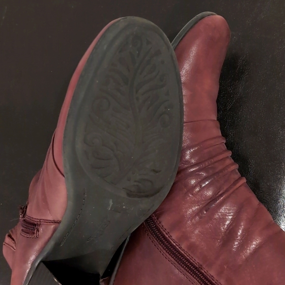 Burgundy leather ankle booties - Picture 5 of 6